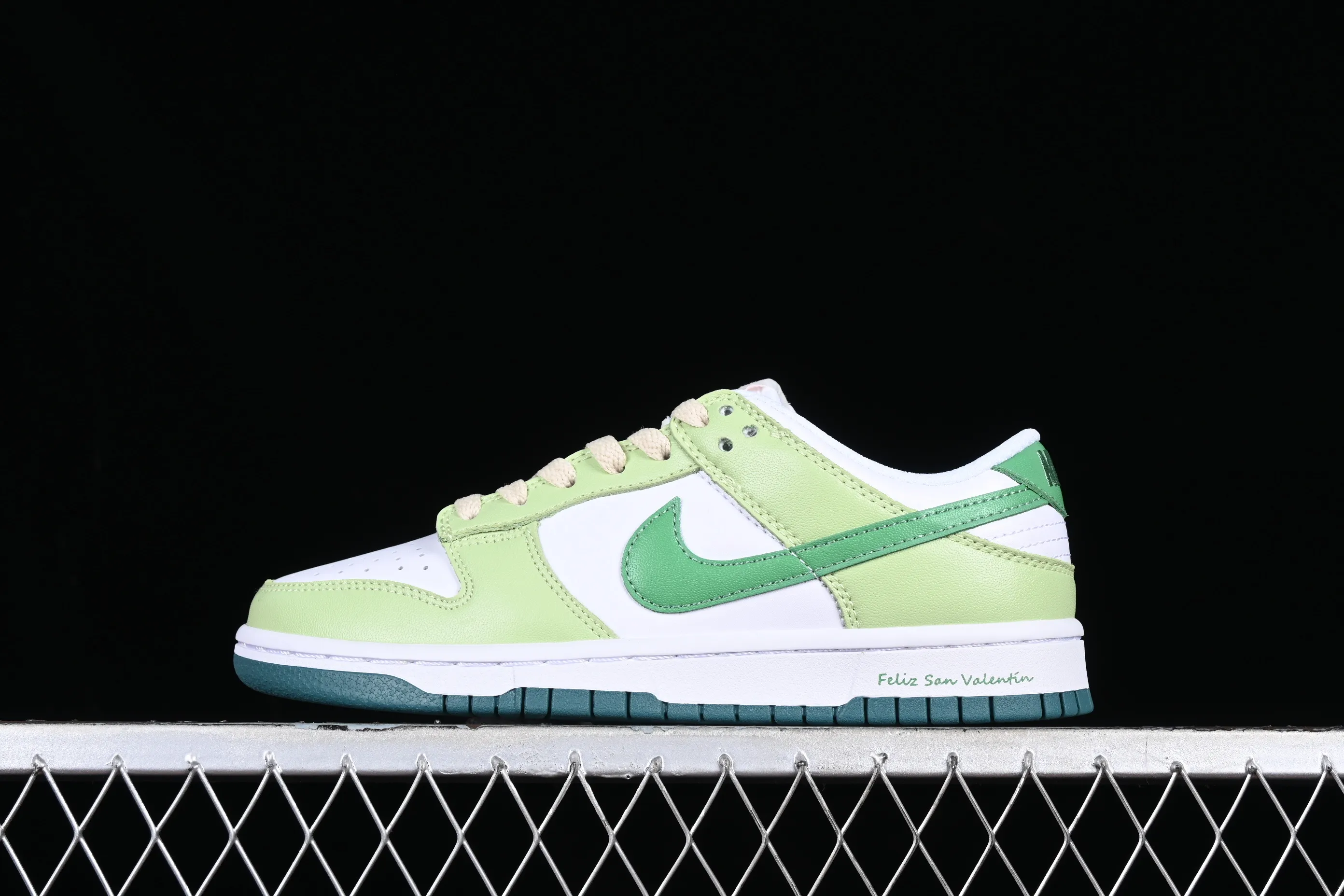 All categories Nk SB Dunk series Nk SB Dunk Low low-top sneakers Nk SB Dunk Low white green SB low-top sports and leisure sneakers FD9911-101